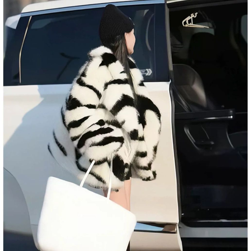 Fashionable Stylish Casual Zebra Stripe Large Skimmer Collar Top